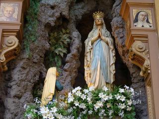 Lady of Lourdes apparition